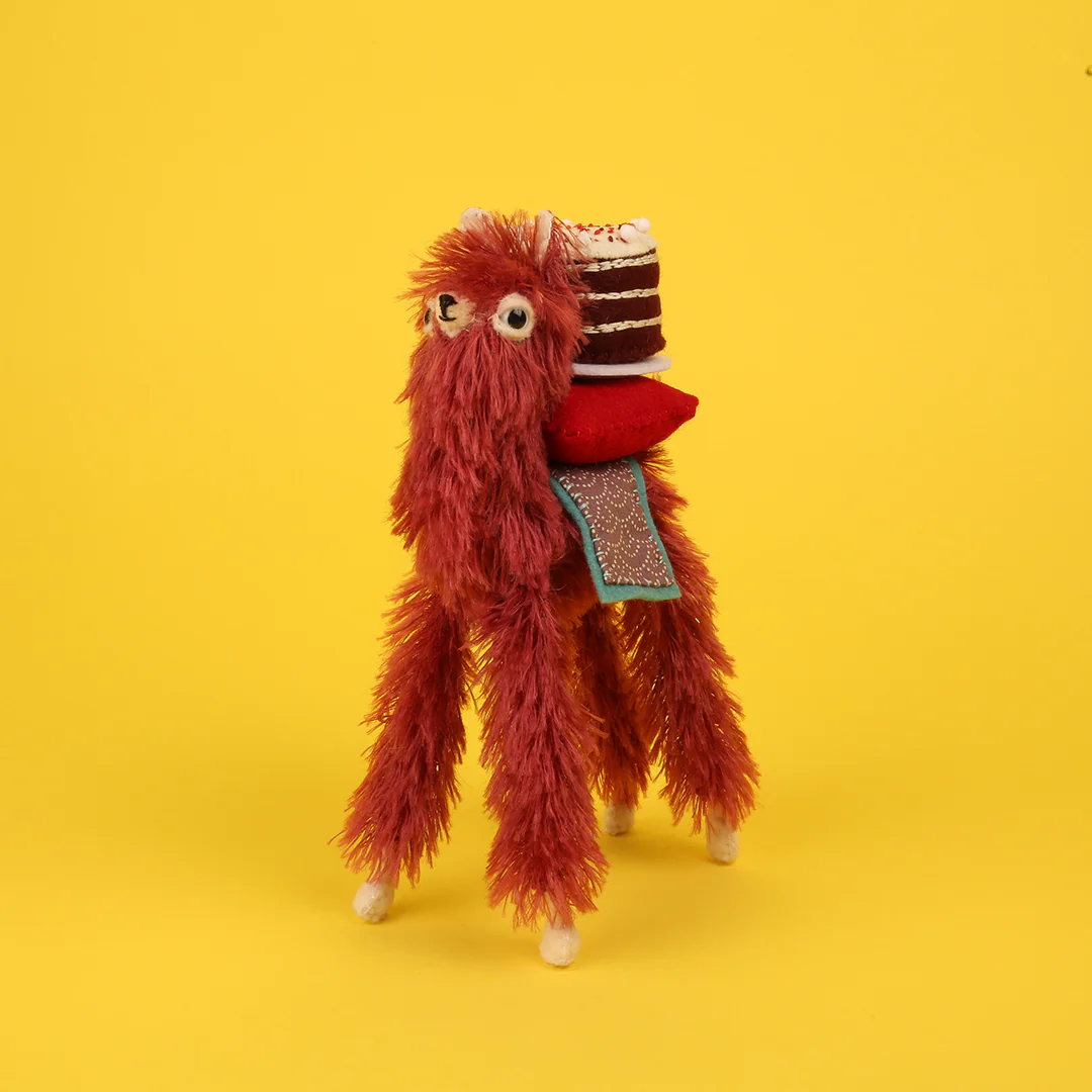 Red Velvet Cake Alpaca - Image 2