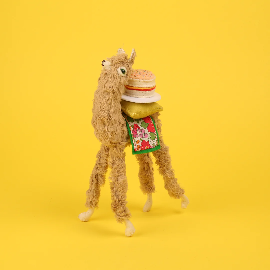 Sponge Cake Alpaca - Image 2